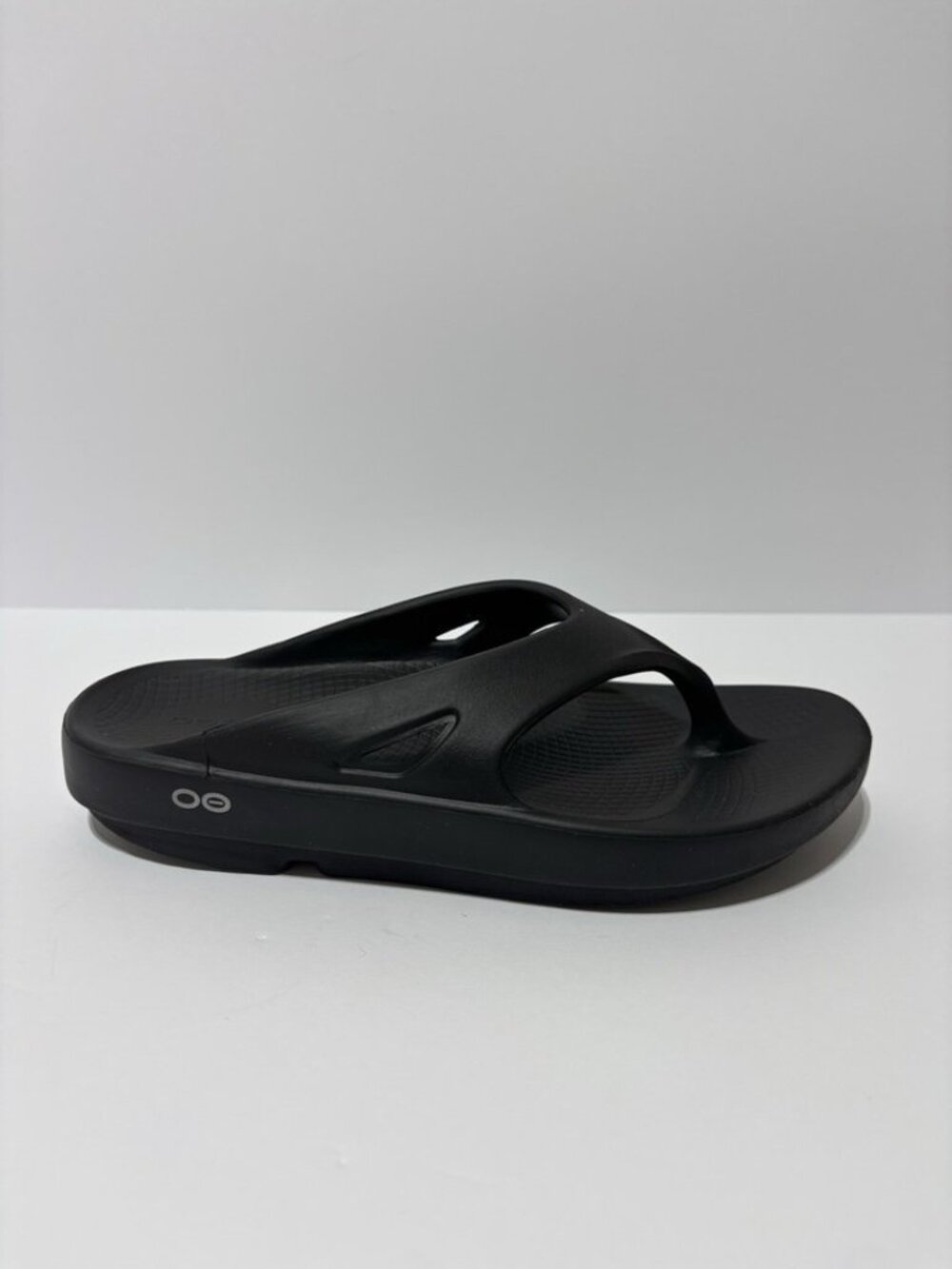 Oofos Women’s OOriginal Recovery Thong Sandals Black, Size 9 M